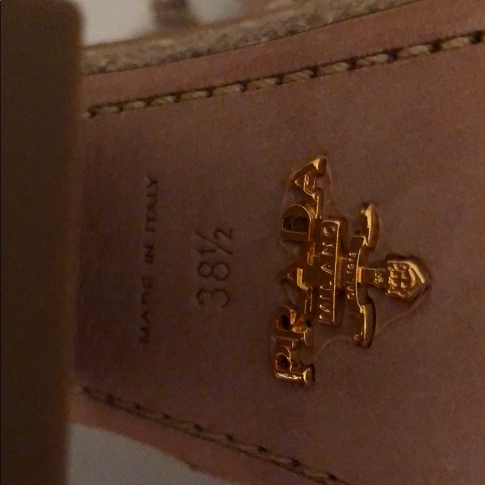 Prada - Picture 5 of 6